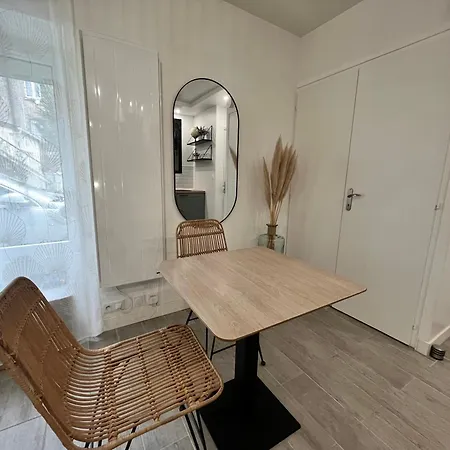 Le Globe Nantais Apartament *